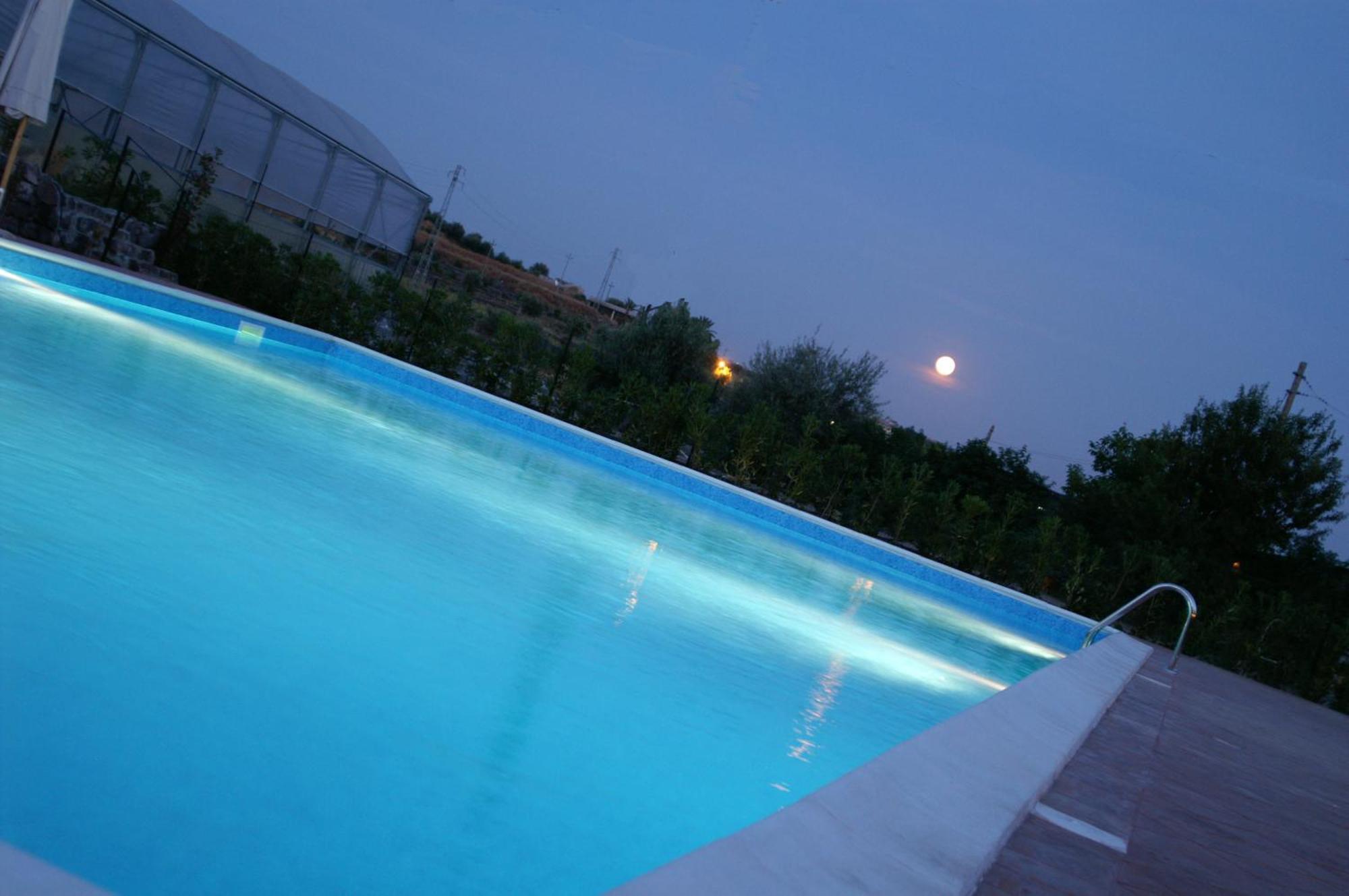 Agriturismo Biologico Corte Aragonese Santa Maria di Licodia Exterior photo