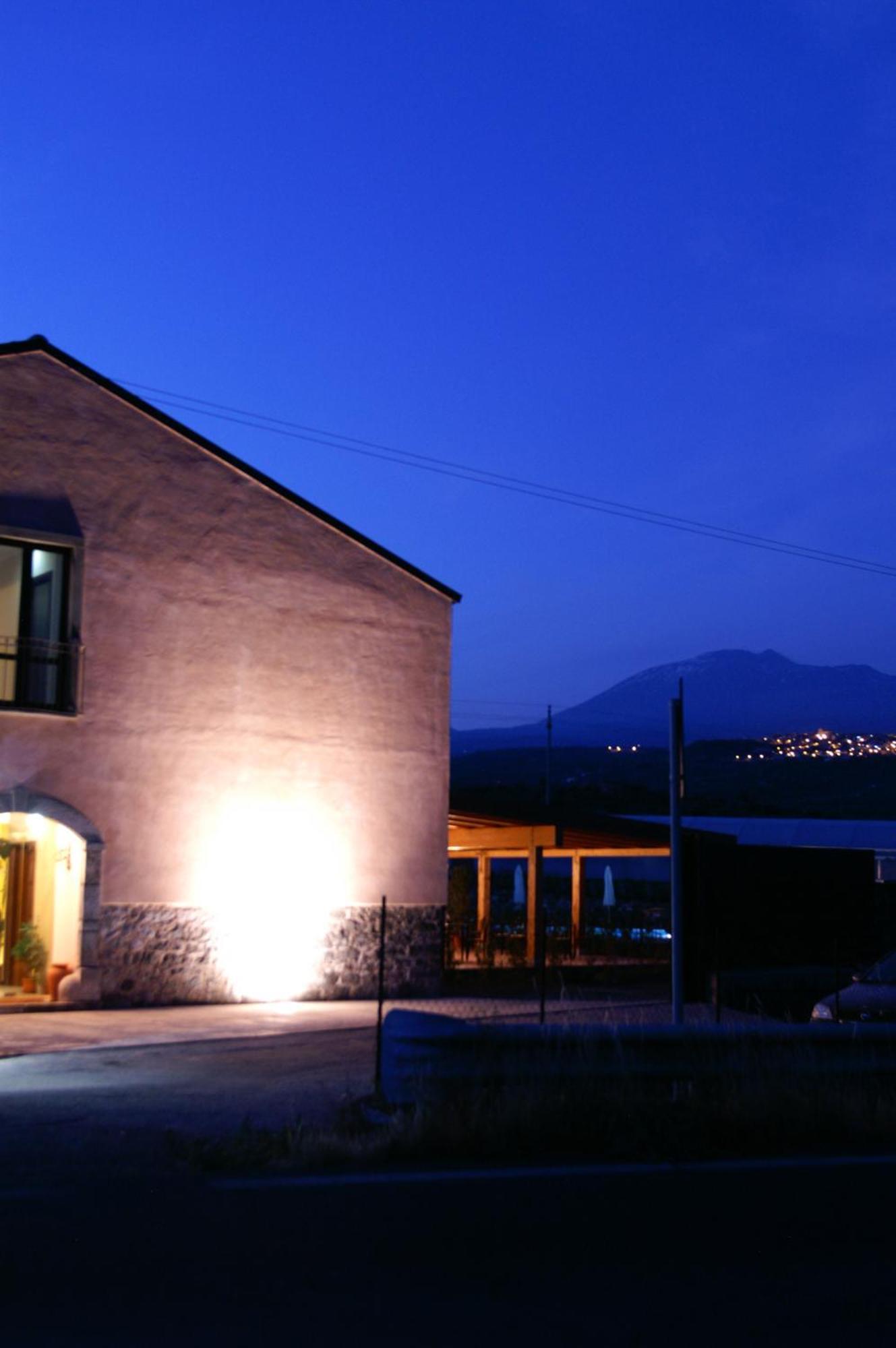 Agriturismo Biologico Corte Aragonese Santa Maria di Licodia Exterior photo